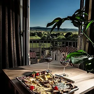 the-view-of-montpeyroux.hotels-rhonealpes.com/
